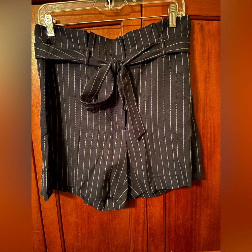 White House Black Market High Waist Pinstripe Shorts #1678 - Picture 2 of 6